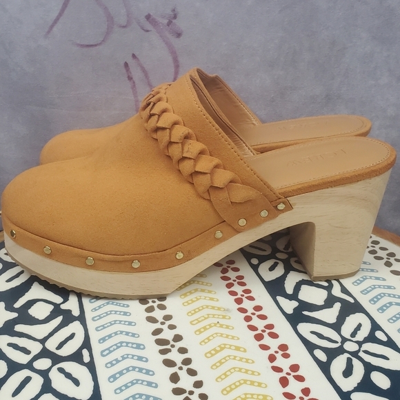 J. Crew Camel Faux Suede Clogs Wood Heel EUC women's SZ 7.5 - Picture 9 of 12